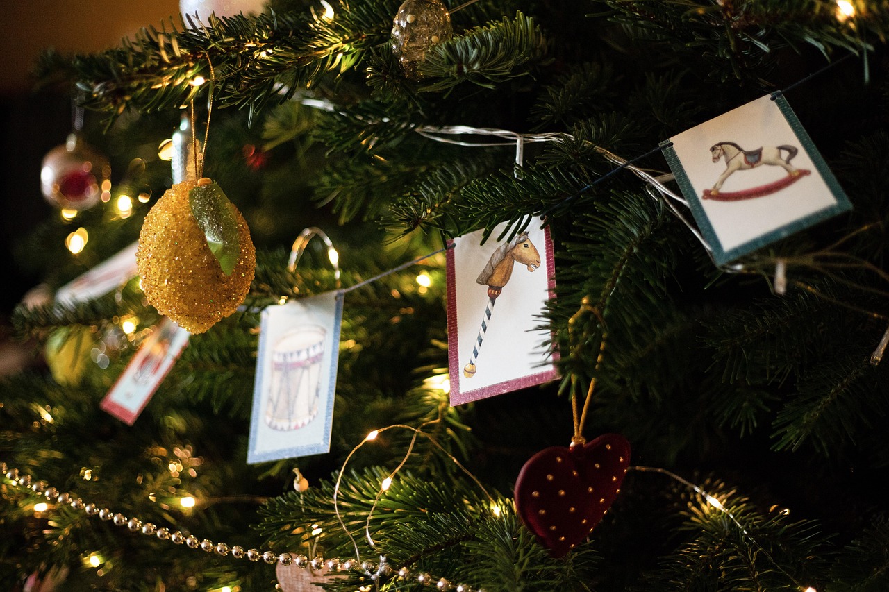 Kinderauto als kerstgeschenk